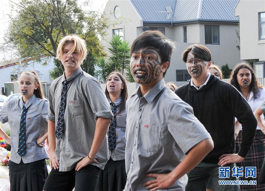 “冰雪假期”引发了新一轮冰雪旅游消费浪潮。截图4