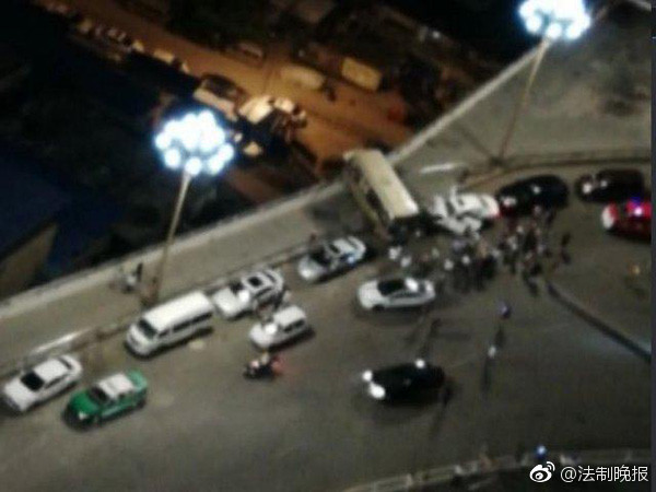 华为发布mate xts非<凡>大;师，三折叠屏手机升级亮相