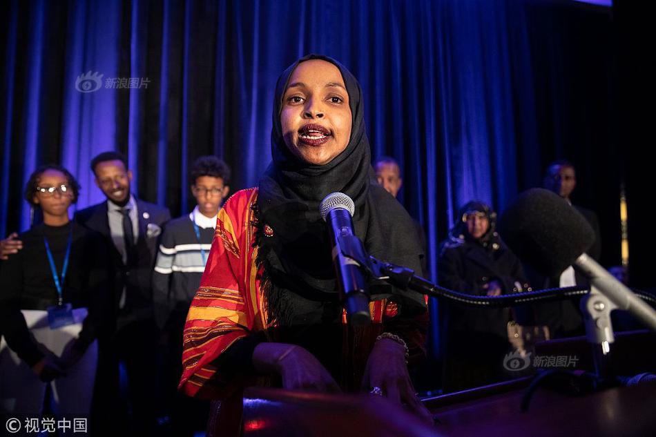 摆烂真千金，发疯后成了全家团宠