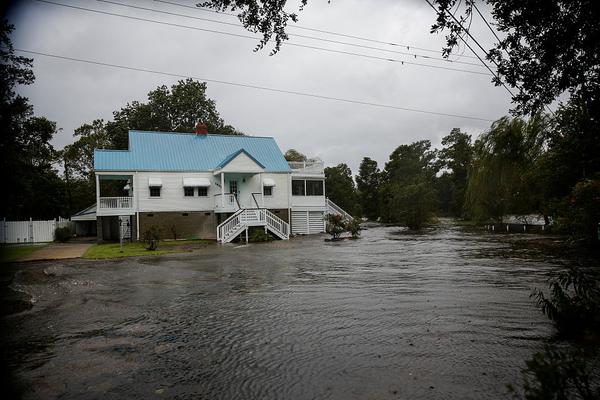 超强台风“海卡莎”逼近；香港特区政府已进入高度戒备状态。截图2