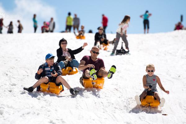 《人民日报》推荐作品参选第35届中国新闻奖公告截图3