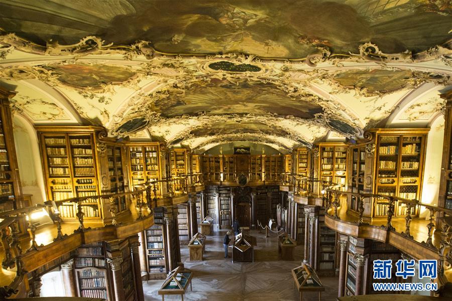 战斗英雄们走访山区村庄并发表讲话截图3