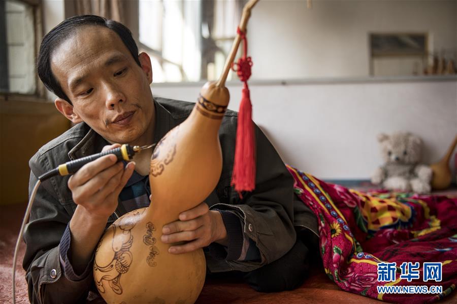 放弃“重生产轻储存”的做法，为农民建造更好的粮仓。截图4